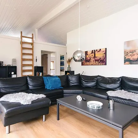 Luxury Retreat In Vejers *